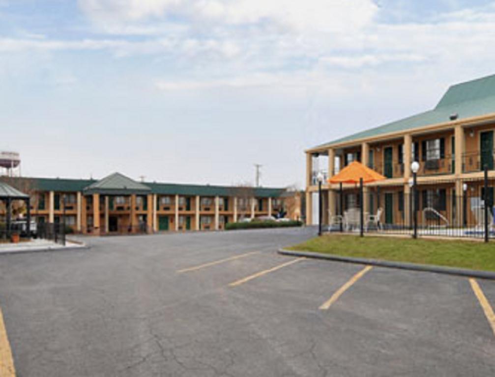 Travelodge By Wyndham Натчиточес Экстерьер фото
